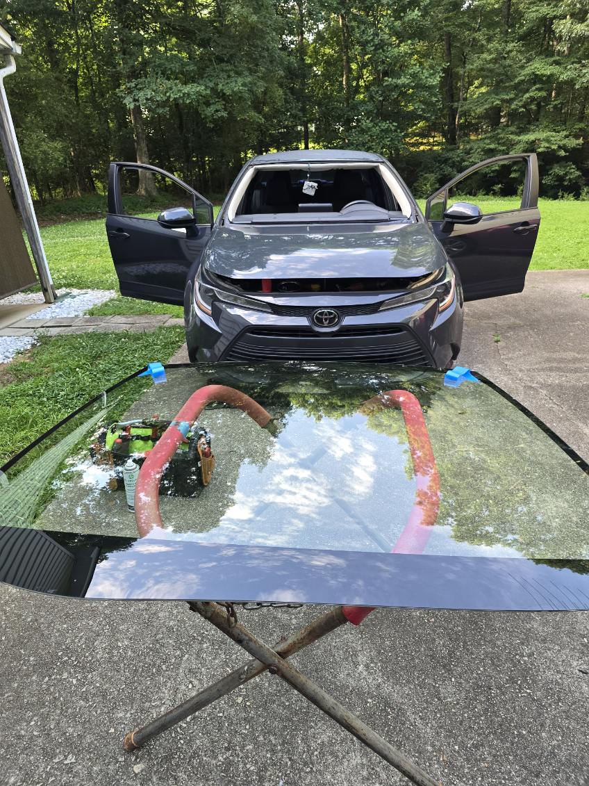 Auto glass job completed by J&M Autoglass — example 2